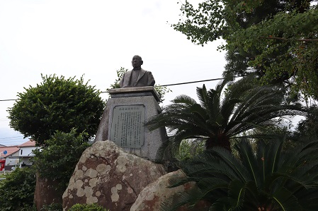 東園神社の田熊常吉銅像