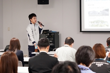 成果報告会の様子