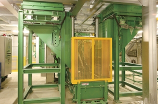 Metal compression machine